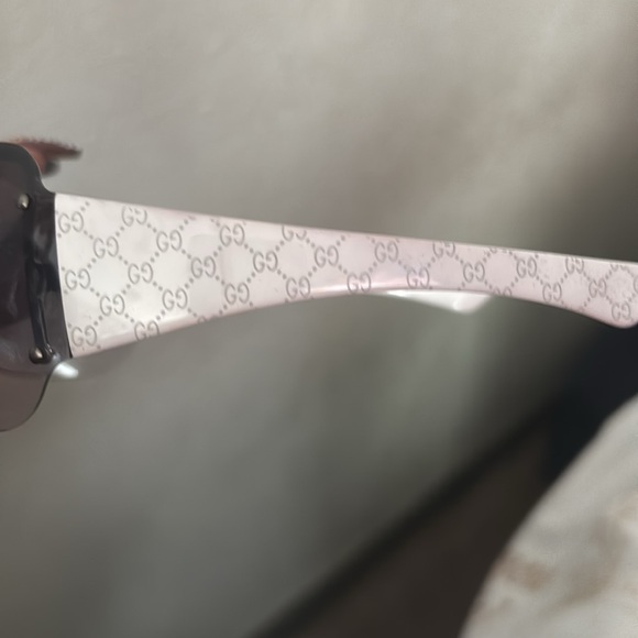 Gucci gucci , gorgeous white glasses , practically brand new worn a few times! - Picture 6 of 10